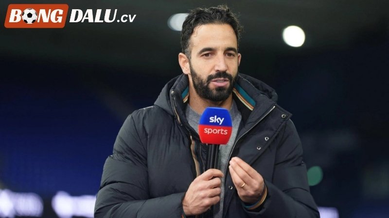 HLV Jose Mourinho nói gì về việc Amorim bị sa thải?