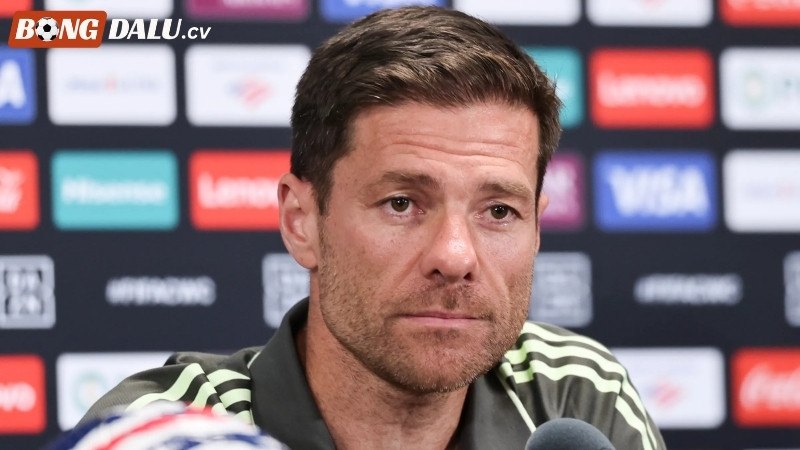Tranh cãi về việc Xabi Alonso bị sa thải