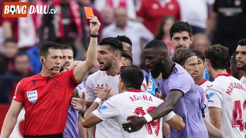 Vì sao Sevilla lại sa sút thảm hại đến như vậy?