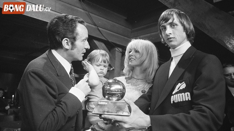 Johan Cruyff đã giành được 3 Quả Bóng Vàng