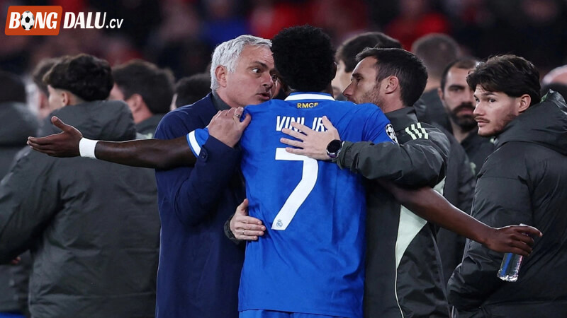 Thế giới bóng đá nói gì, phản ứng ra sao về vụ việc này?