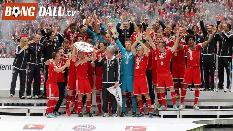 Tìm hiểu cú ăn 3 danh hiệu là gì?