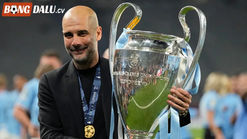 Khái niệm huấn luyện viên bóng đá là gì?